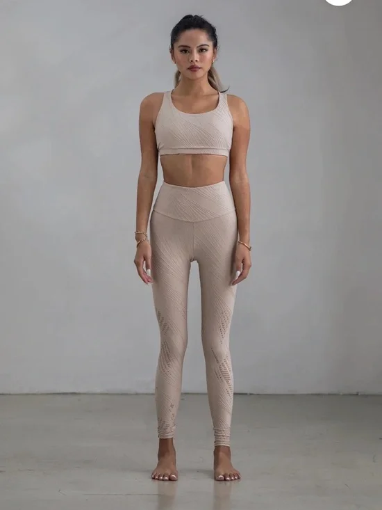 Onzie The Selenite Midi Leggings in Nude Beige - Picture 1 of 11